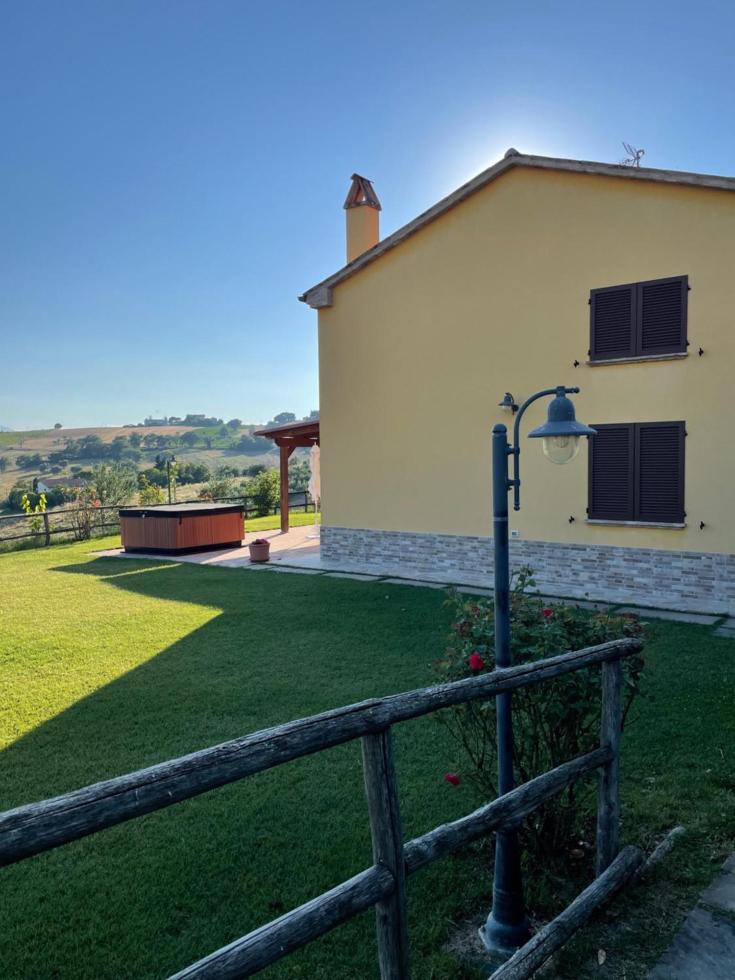 Montenovo Country House Ostra Vetere Exterior foto