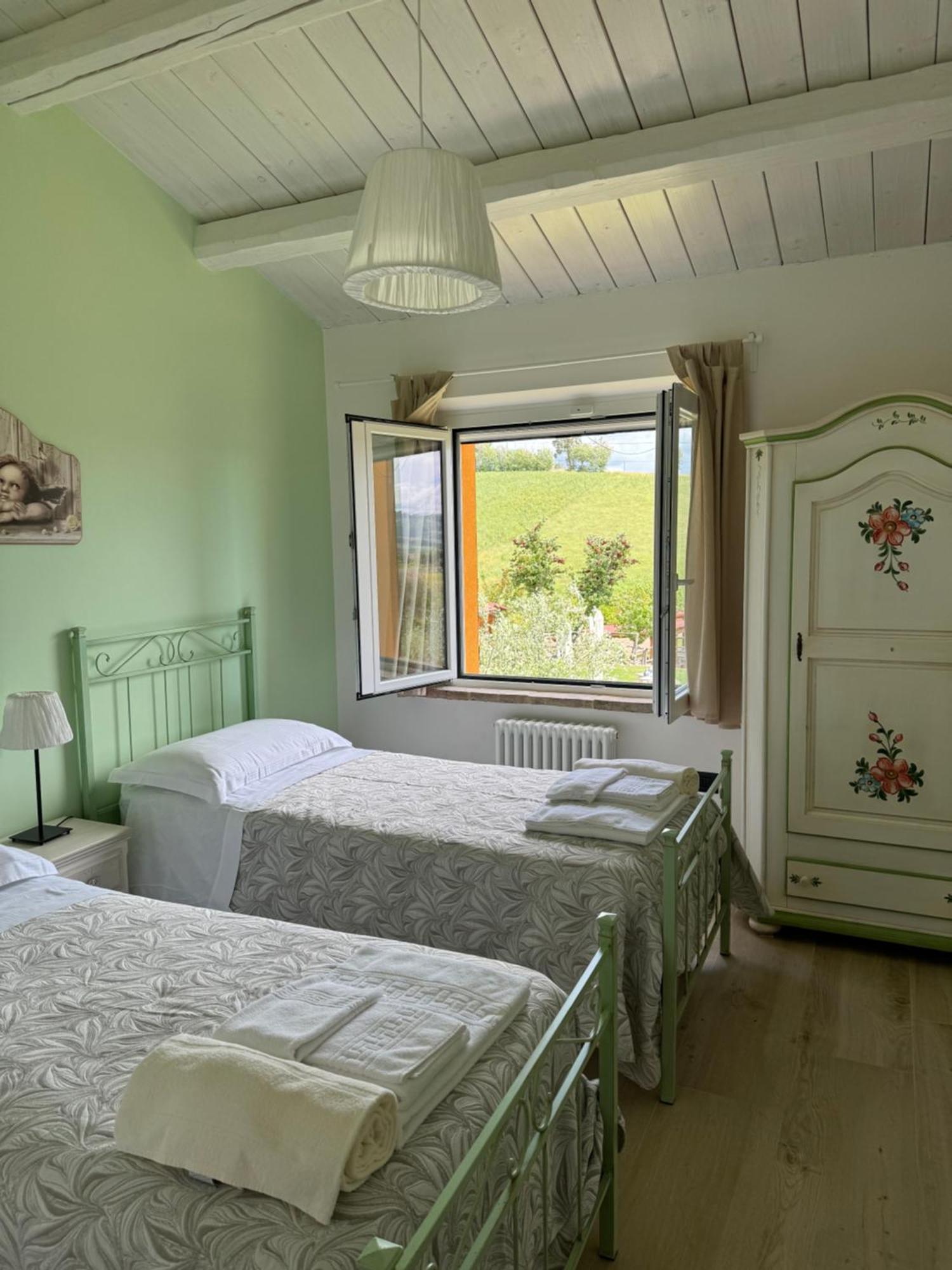 Montenovo Country House Ostra Vetere Cameră foto